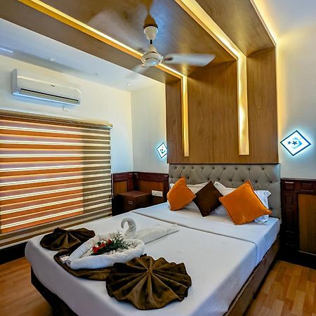 Grand Villa Houseboat Kumarakom Esterno foto