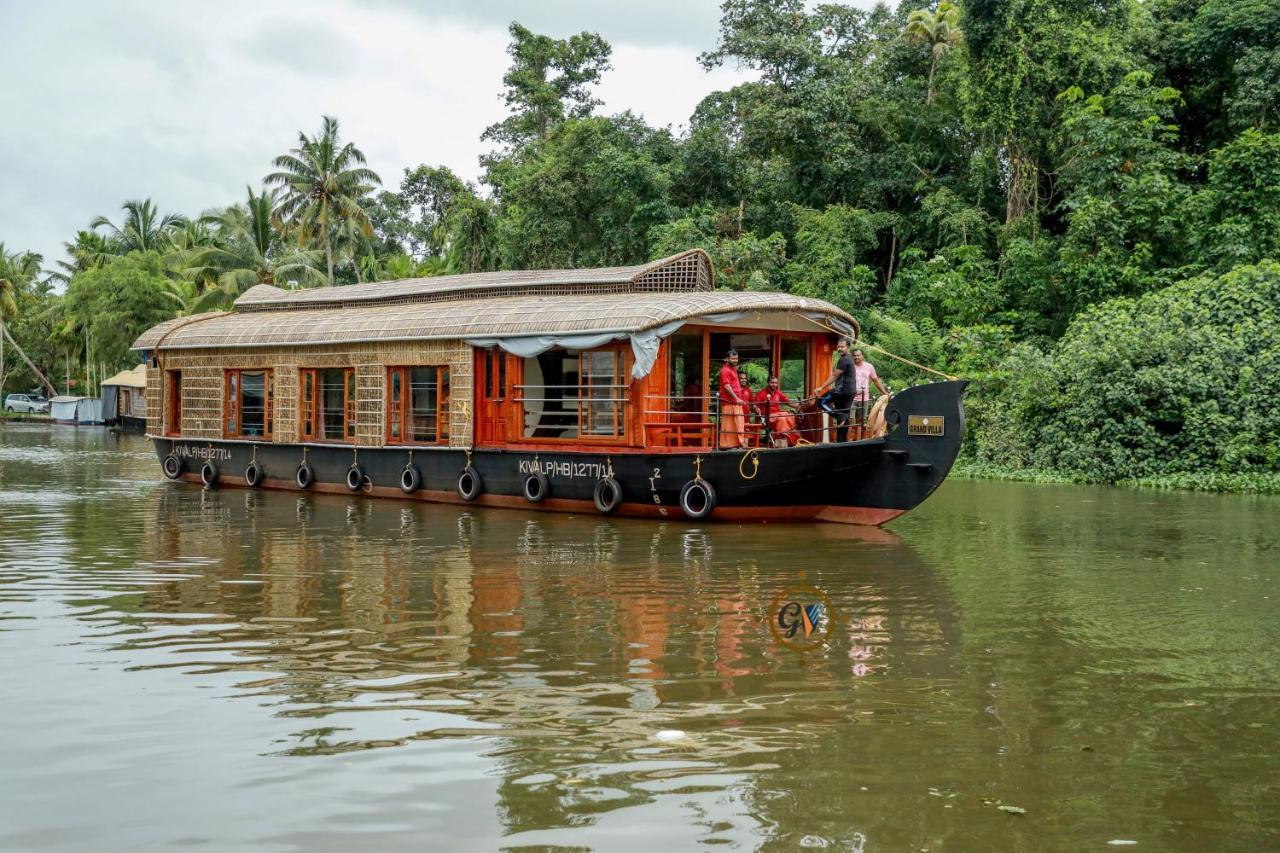 Grand Villa Houseboat Kumarakom Esterno foto