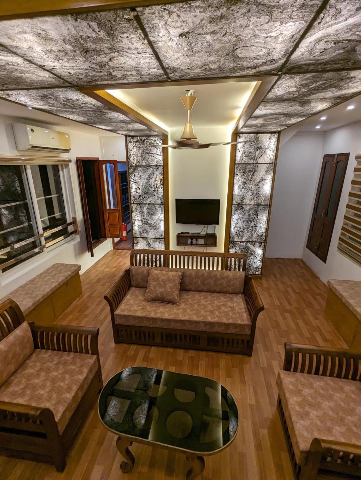 Grand Villa Houseboat Kumarakom Esterno foto