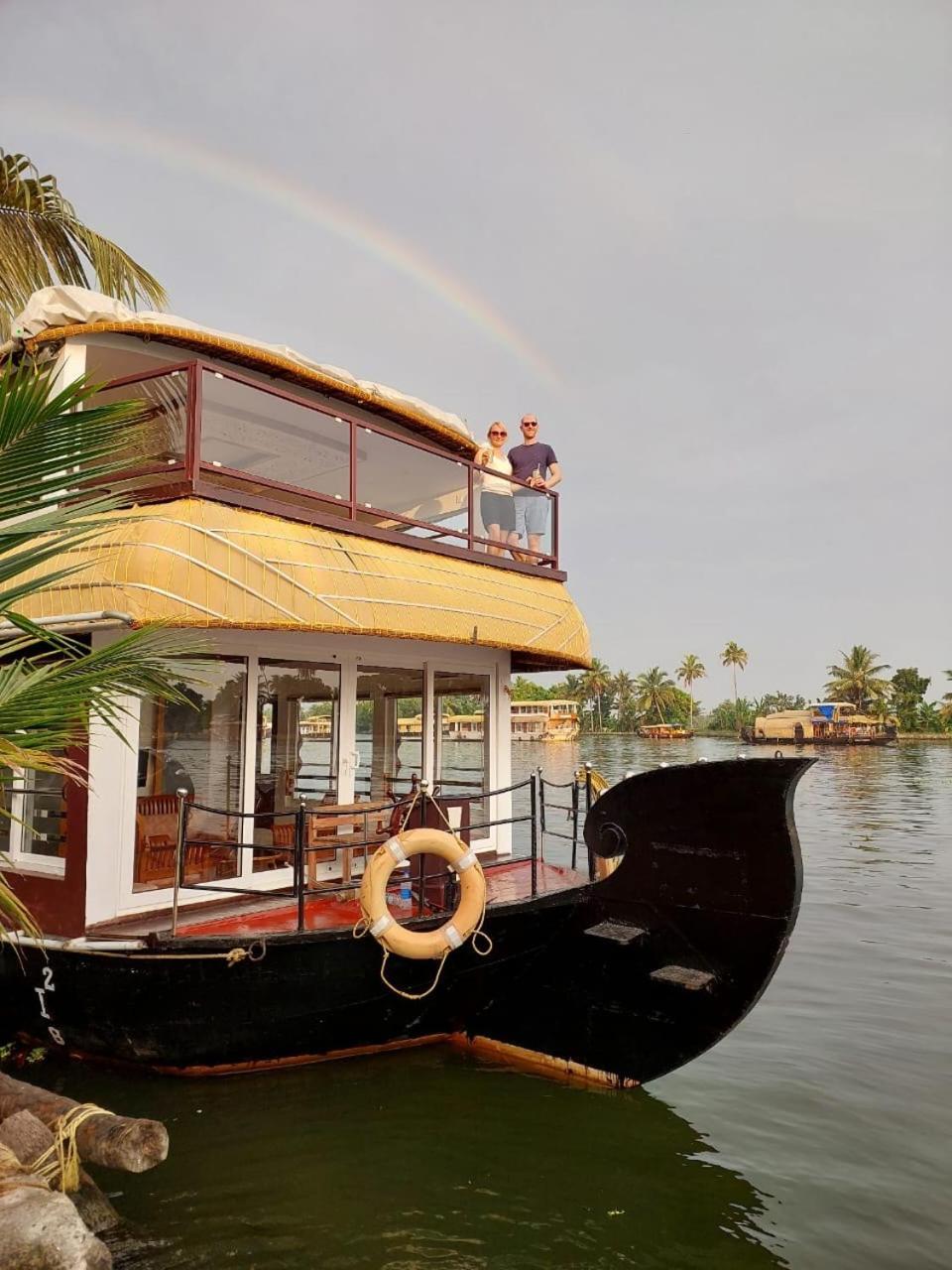 Grand Villa Houseboat Kumarakom Esterno foto